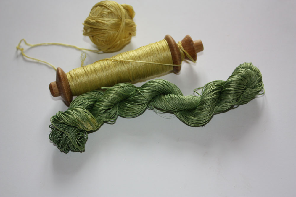 Garnröllchen - yarn rolls Seide pflanzengefärbt von meiner Frau - silks plant dyed by my wife